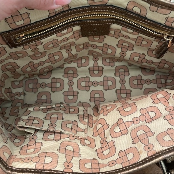 Gucci Gold and Beige Signature Tote - Picture 7 of 15